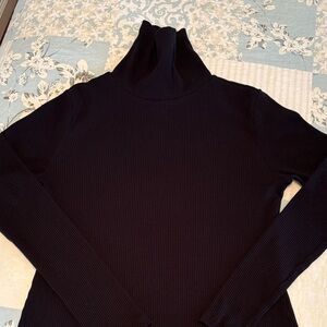 🖤OLD NAVY RIBBED TURTLE NECK TOP in Black Size Medium